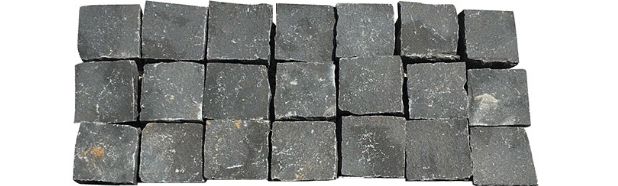 Pflastersteine BASALT - allseitig gespalten, in Kisten