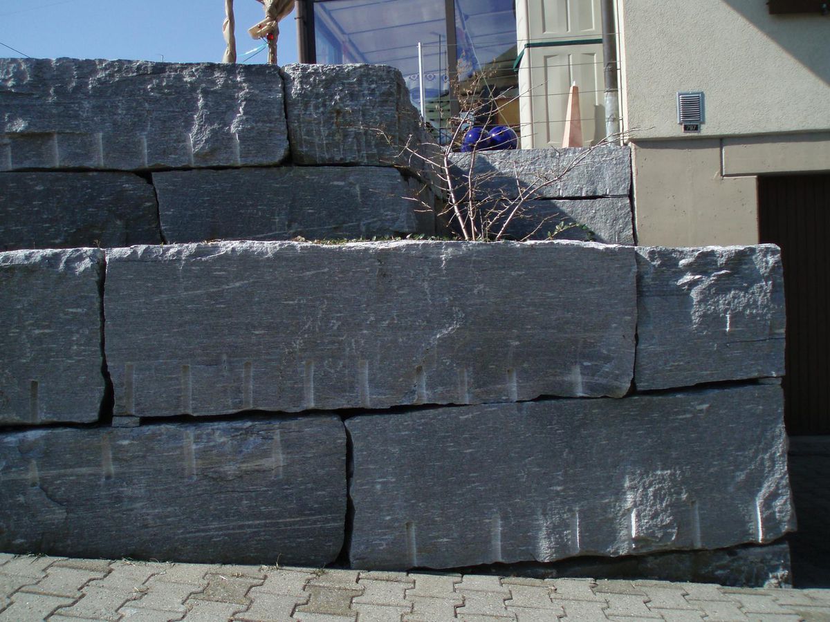 Granit Mauer-/Quadersteine Calanca, lose - freie Längen, Toleranz ± 5 cm