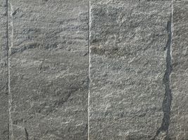 Granit Schrittplatten, naturgespalten - Kanten gefräst, 40x40x4-6cm