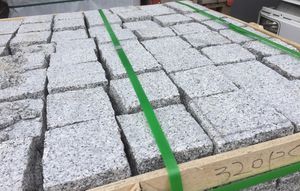 Pflastersteine Granit VRC G341 - oben gesägt/gestockt