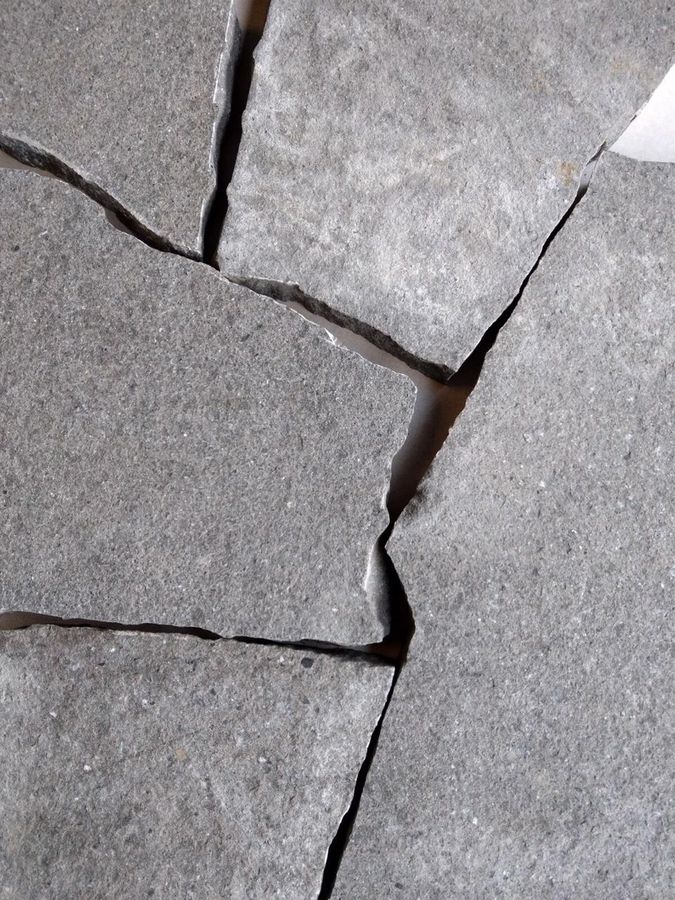Mosaikplatten GUBER formwild - Kanten handbekantet, Oberfläche geflammt