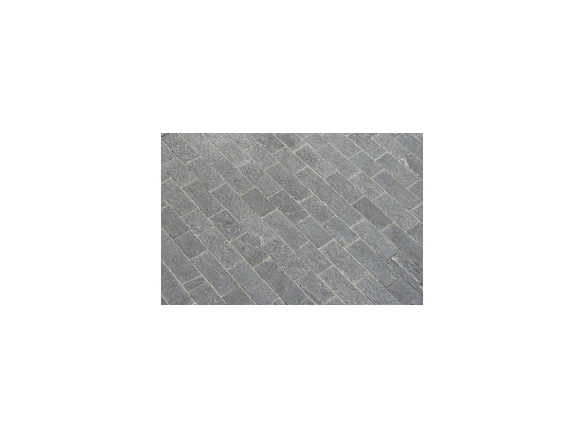 Maggia Bodenplatten 3-5 x 30 cm x frei - Kanten gesägt, Oberfläche gespalten