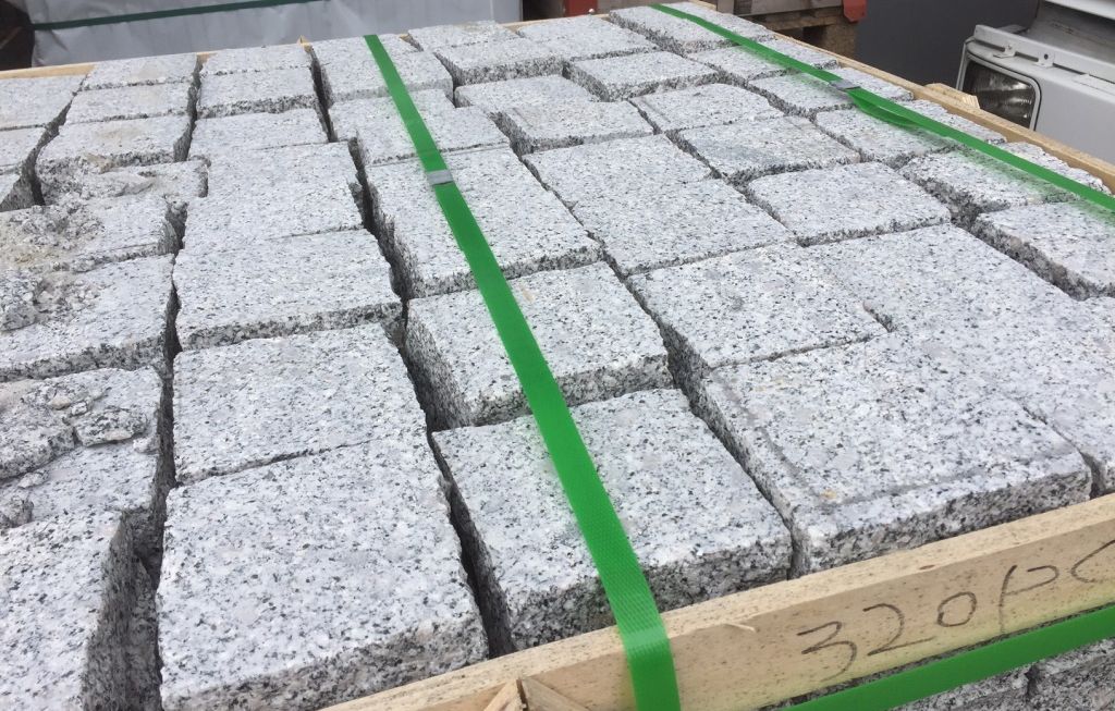 Pflastersteine Granit VRC G341 - oben gesägt/gestockt